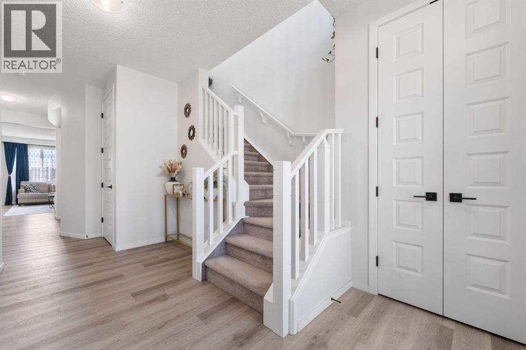 633 Windrow Manor Sw, Airdrie, Alberta  T4B 5H5 - Photo 5 - A2267101