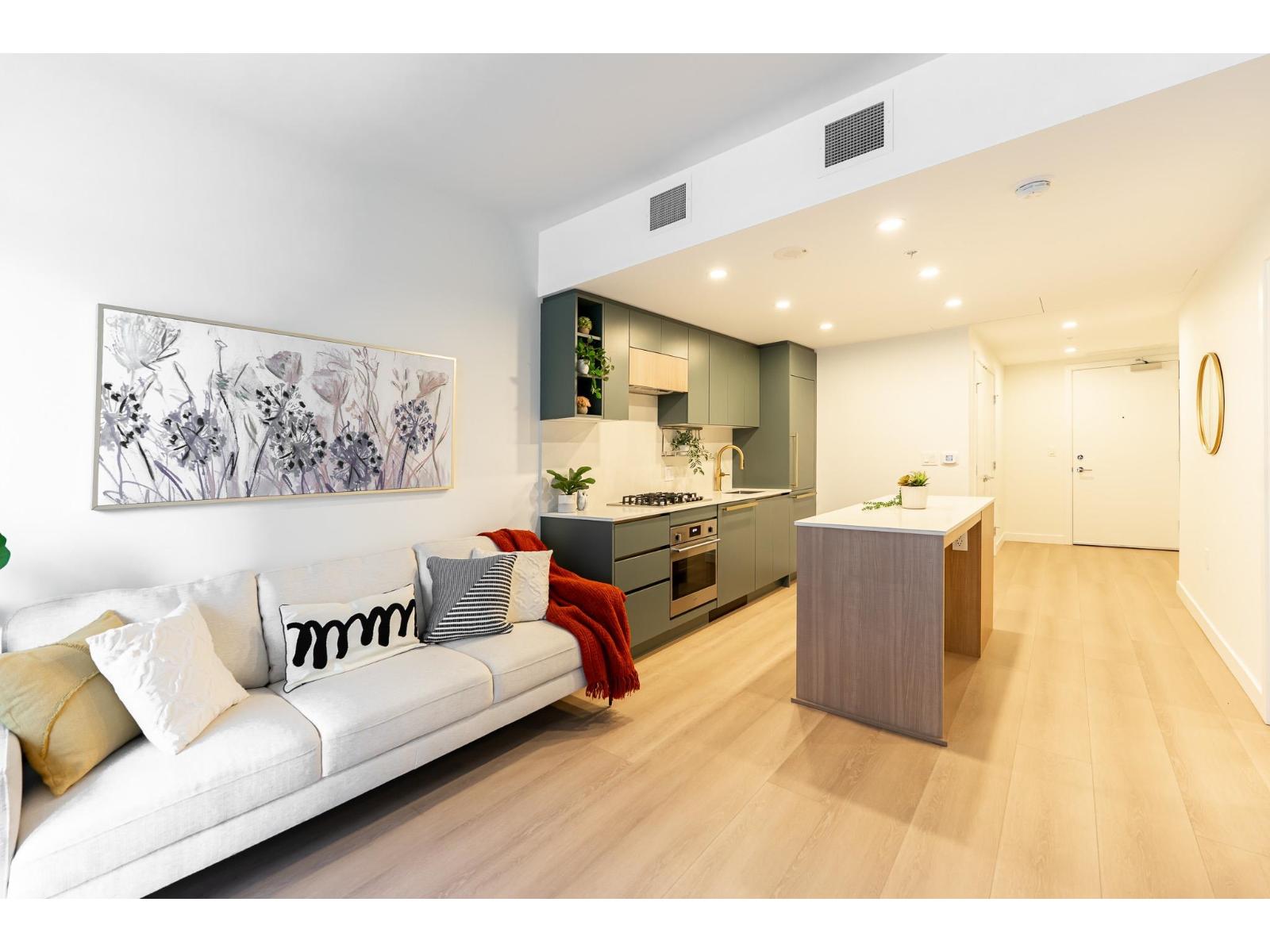 1110 13573 98a Avenue, Surrey, British Columbia  V3T 0X1 - Photo 2 - R3072601