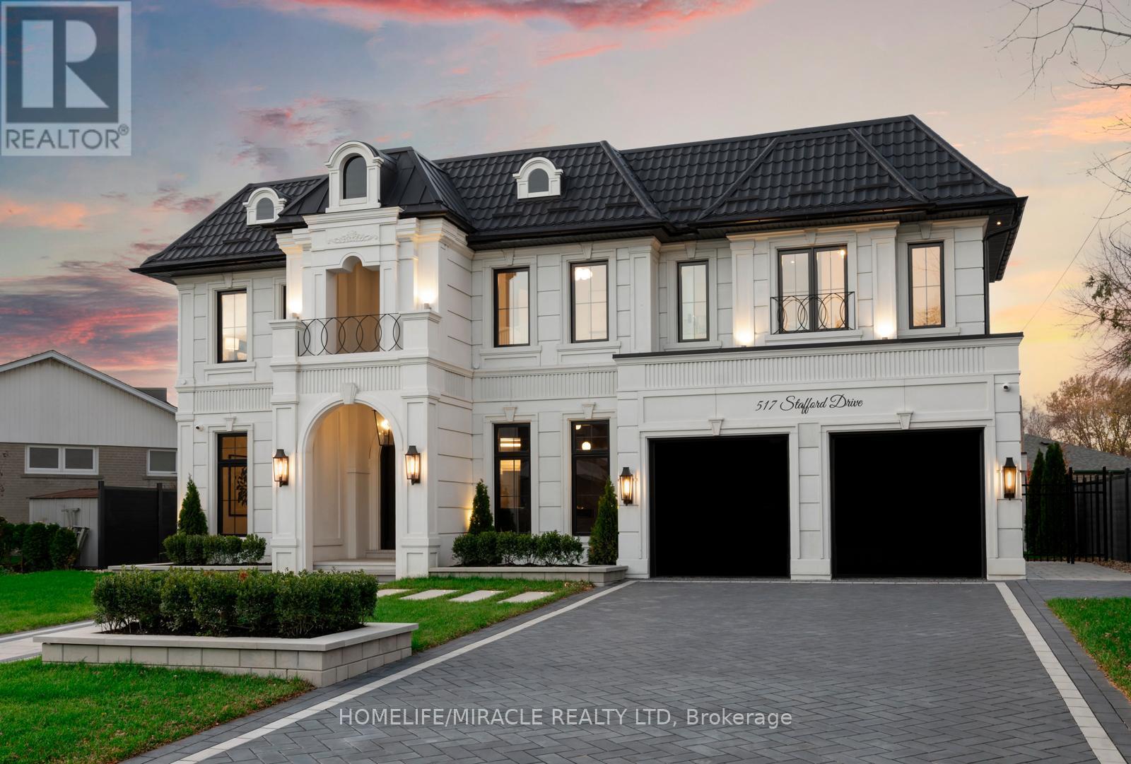 517 Stafford Drive, Oakville, Ontario  L6L 4M4 - Photo 2 - W12606684