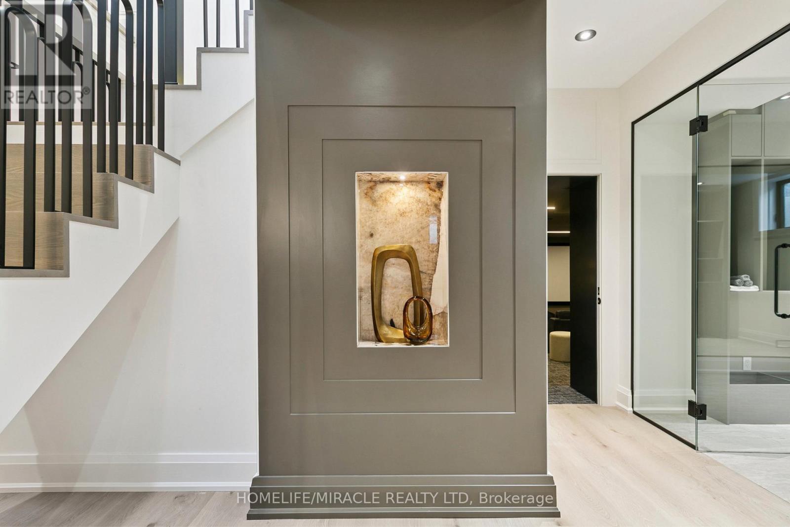 517 Stafford Drive, Oakville, Ontario  L6L 4M4 - Photo 31 - W12606684