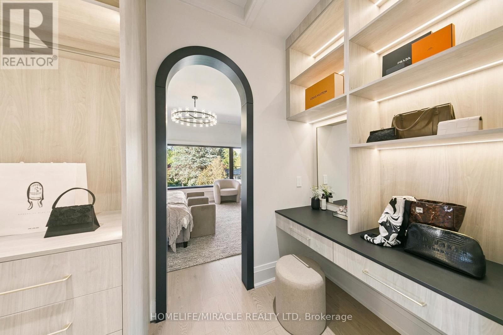 517 Stafford Drive, Oakville, Ontario  L6L 4M4 - Photo 38 - W12606684