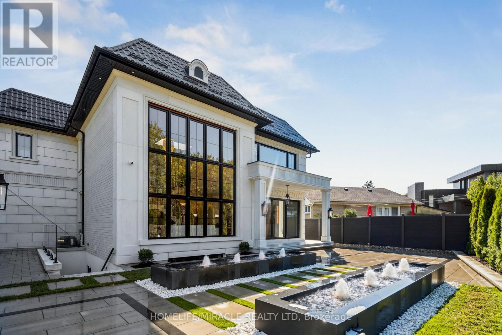 517 Stafford Drive, Oakville, Ontario  L6L 4M4 - Photo 6 - W12606684