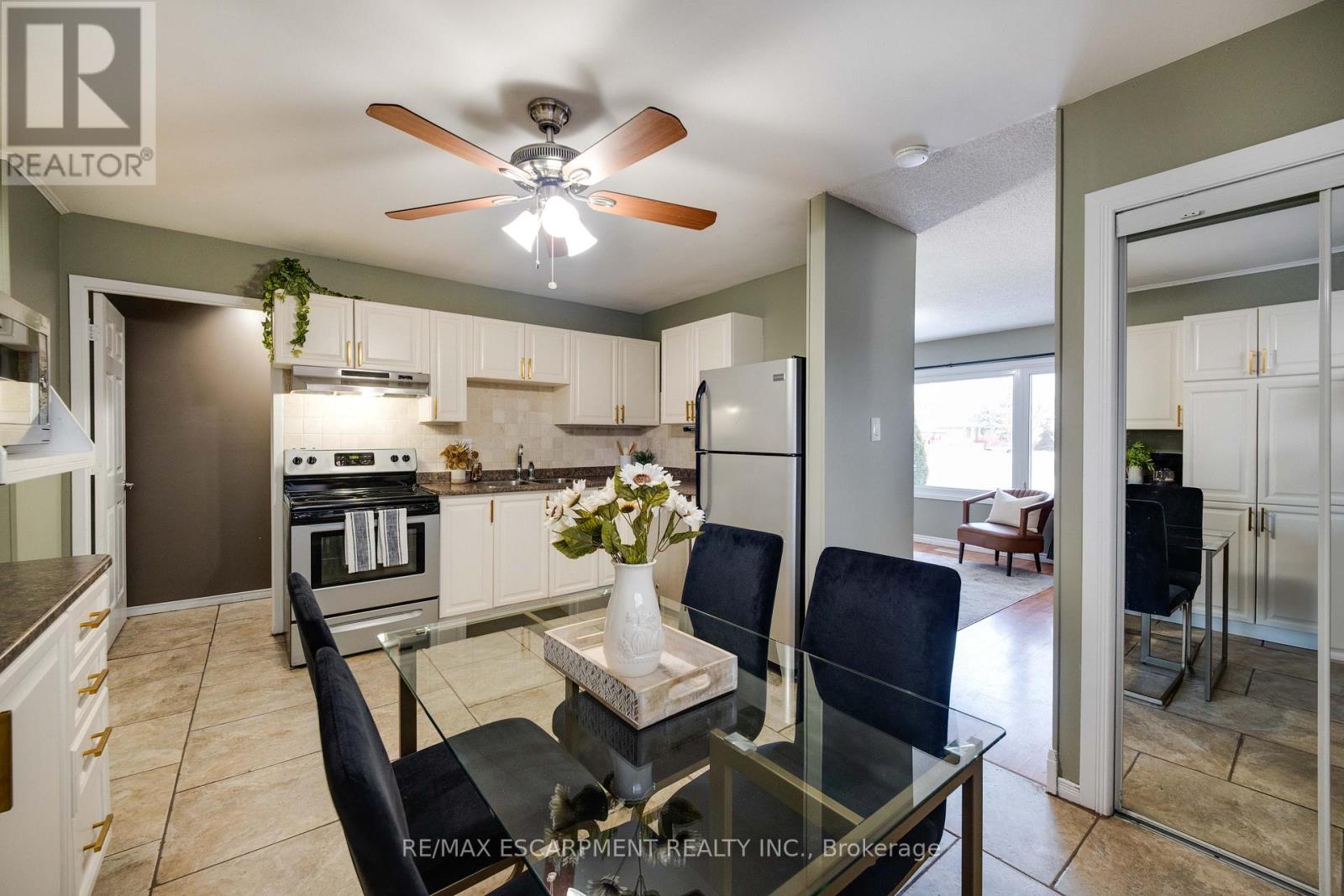 61 Woodlawn Avenue, Brantford, Ontario  N3V 1A6 - Photo 16 - X12606650