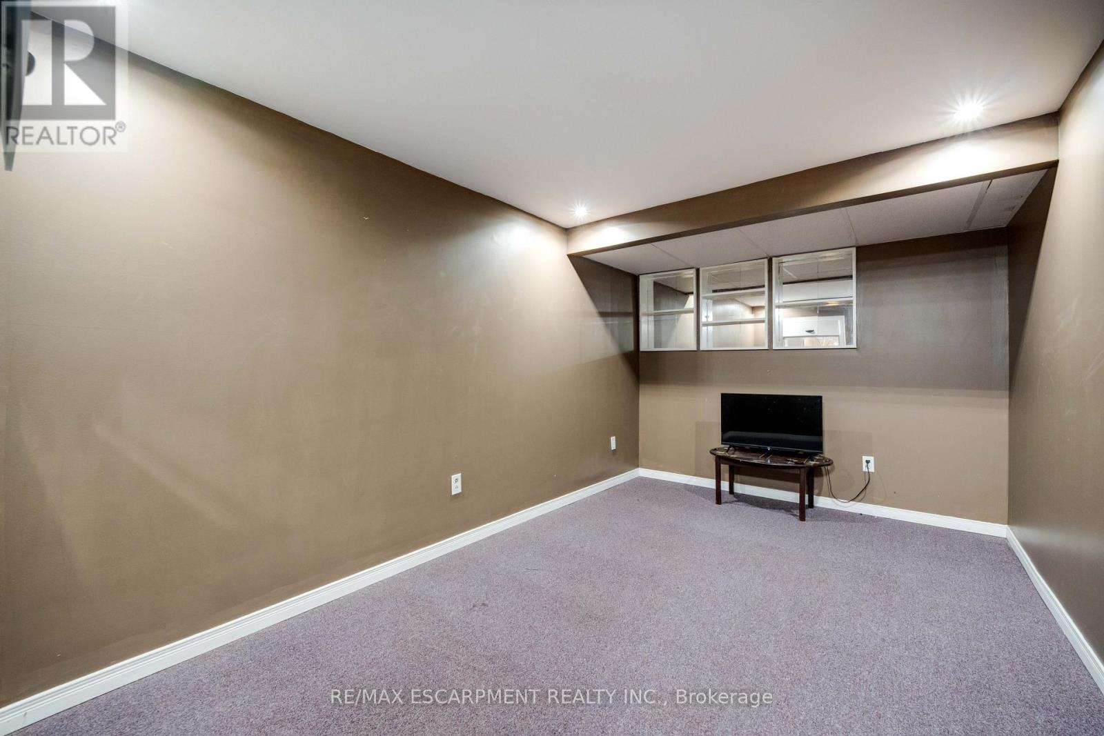 61 Woodlawn Avenue, Brantford, Ontario  N3V 1A6 - Photo 24 - X12606650