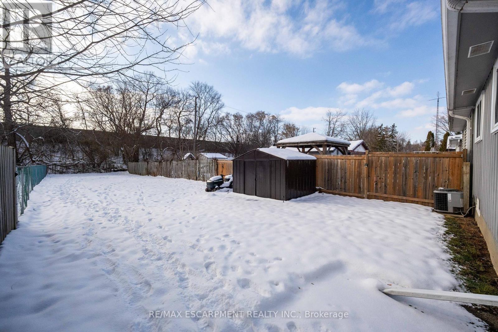 61 Woodlawn Avenue, Brantford, Ontario  N3V 1A6 - Photo 28 - X12606650