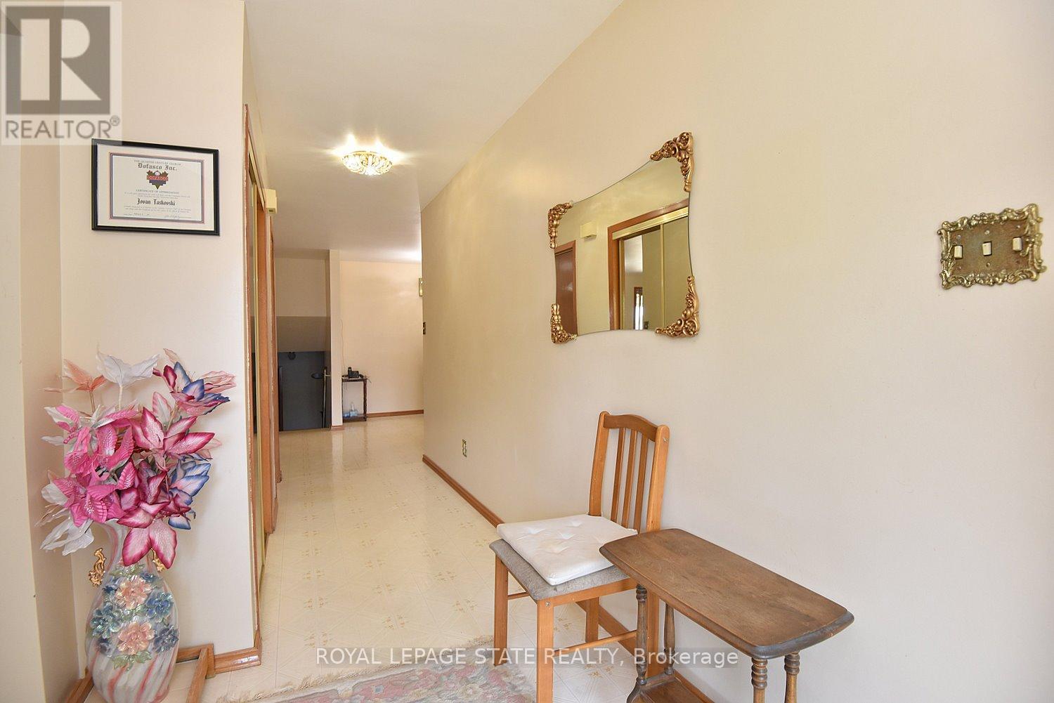 122 Mount Albion Road, Hamilton, Ontario  L8K 5S8 - Photo 11 - X12606676