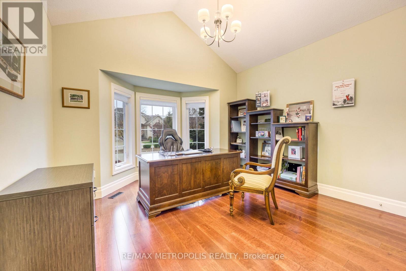 1221 Mike Weir Drive, Sarnia, Ontario  N0N 1C0 - Photo 19 - X12606698