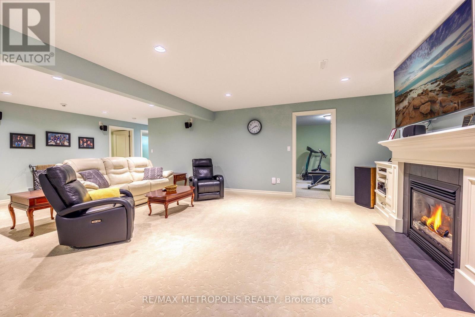 1221 Mike Weir Drive, Sarnia, Ontario  N0N 1C0 - Photo 23 - X12606698