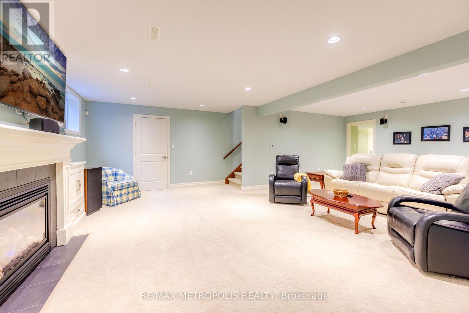 1221 Mike Weir Drive, Sarnia, Ontario  N0N 1C0 - Photo 24 - X12606698