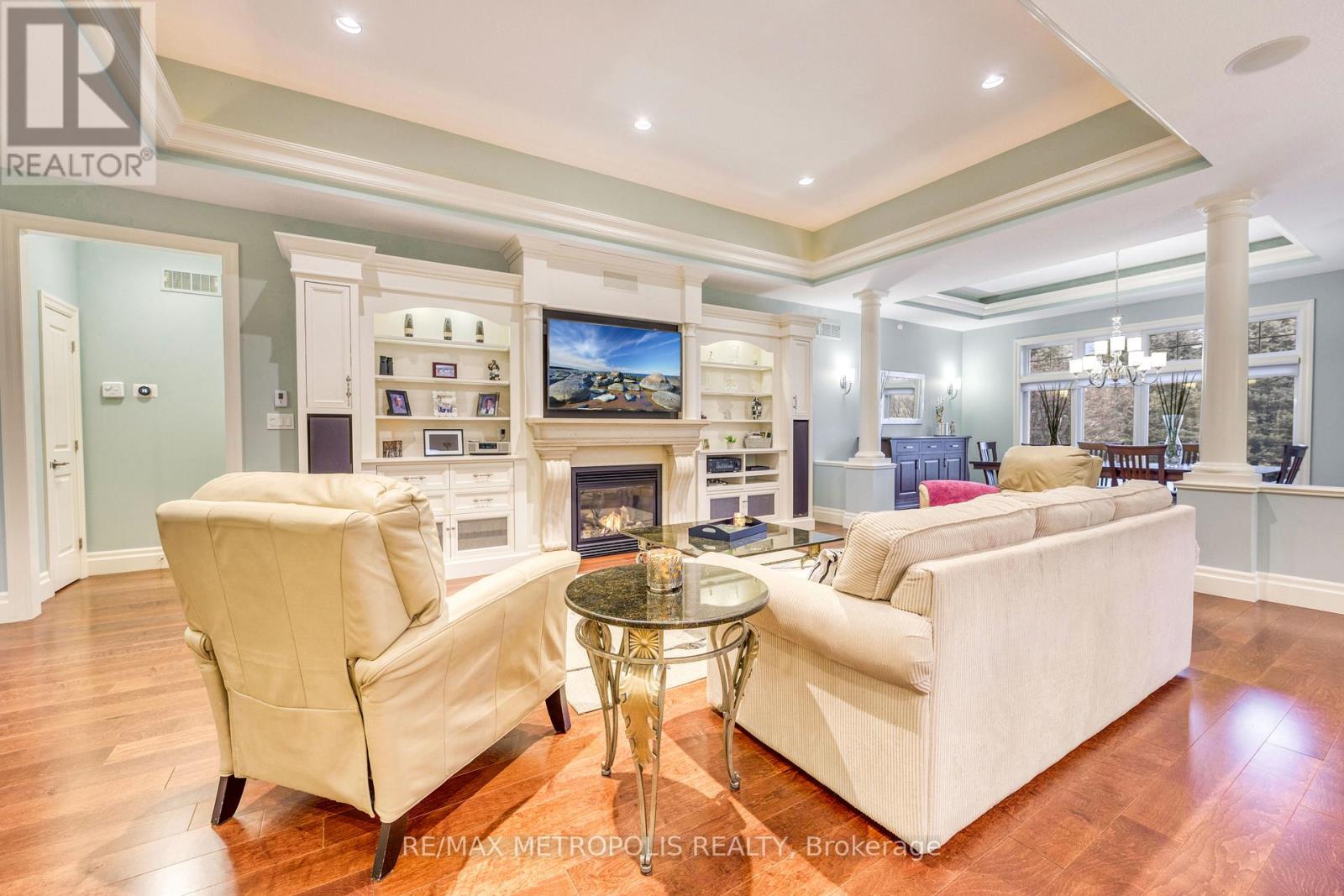 1221 Mike Weir Drive, Sarnia, Ontario  N0N 1C0 - Photo 4 - X12606698