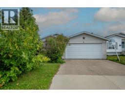 8825 104 Avenue Ivy Lake Estates