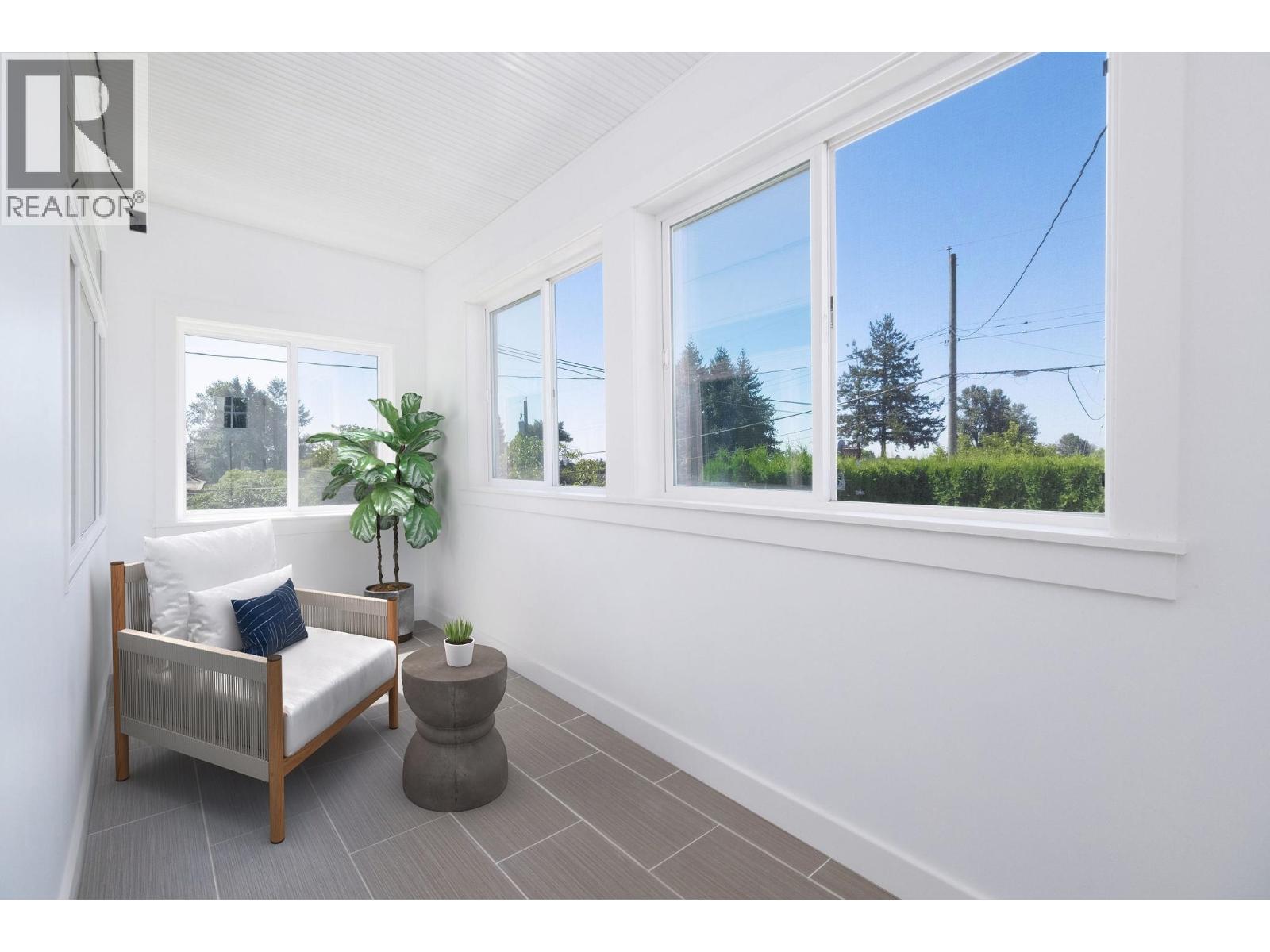 7696 Davies Street, Burnaby, British Columbia  V3N 3H4 - Photo 2 - R3057002