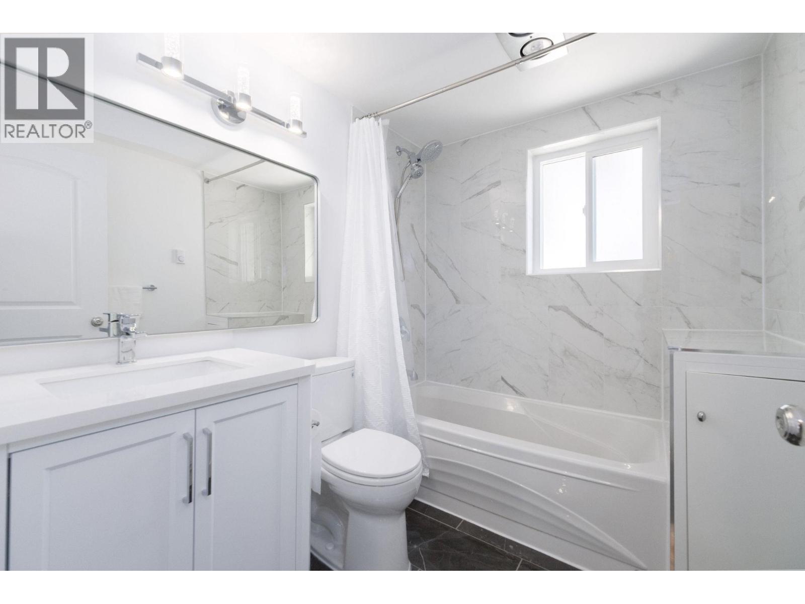 7696 Davies Street, Burnaby, British Columbia  V3N 3H4 - Photo 13 - R3057002