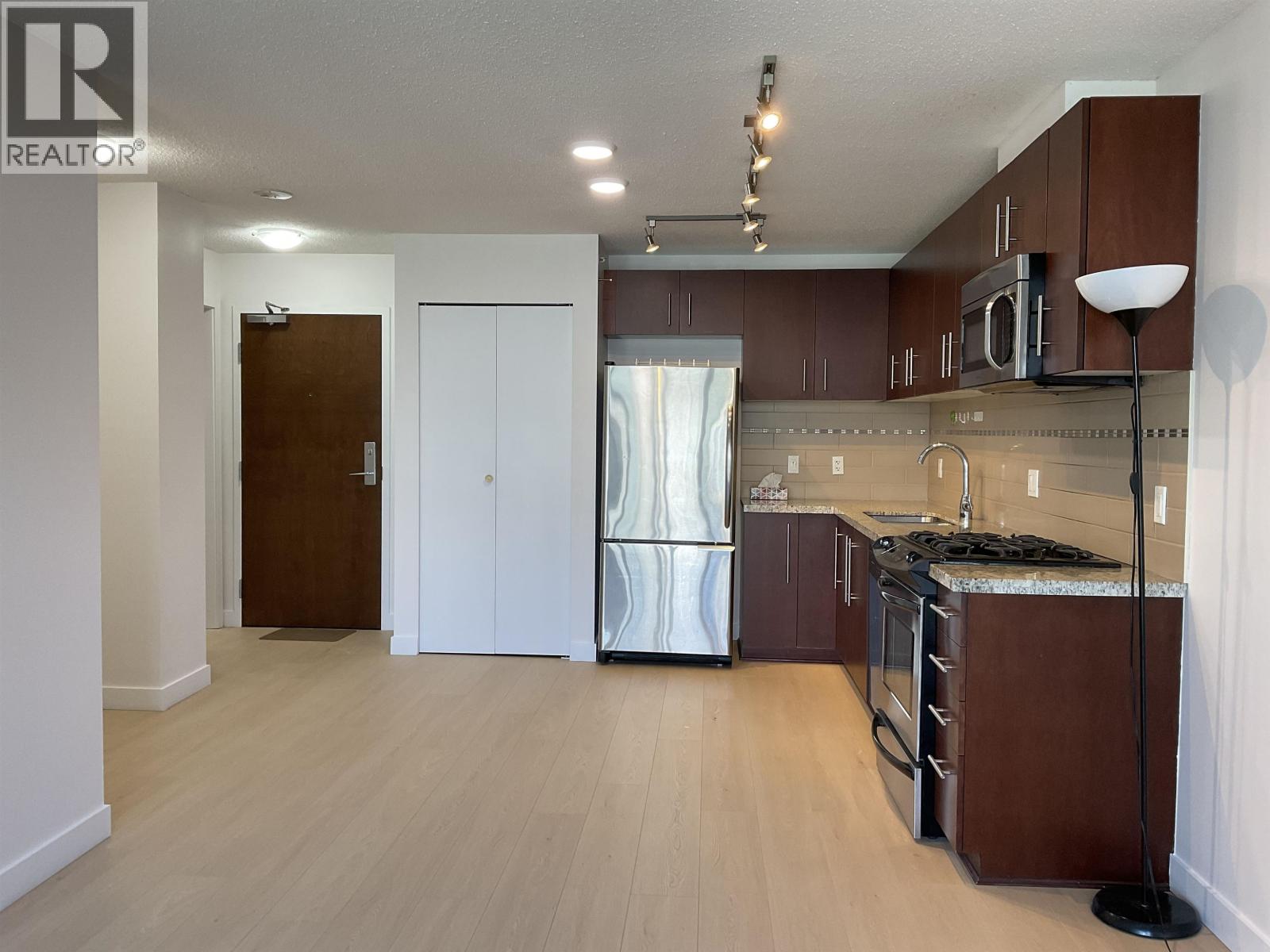 1202 8288 Lansdowne Road, Richmond, British Columbia  V6X 0B3 - Photo 2 - R3072611