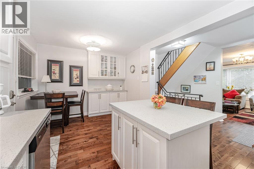 <div class="slider-price">$879,999</div><p>2259 Wiseman Court, Mississauga, Ontario</p>