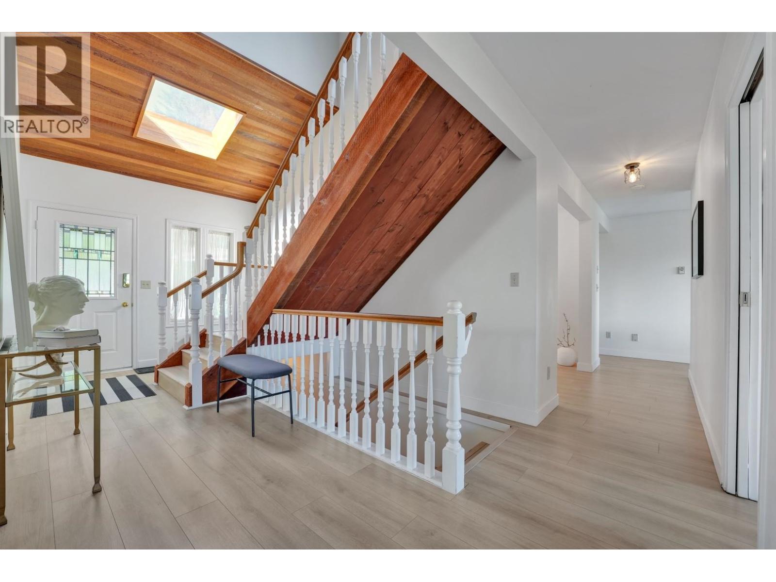 5504 Derby Road, Sechelt, British Columbia  V7Z 0M2 - Photo 5 - R3072147