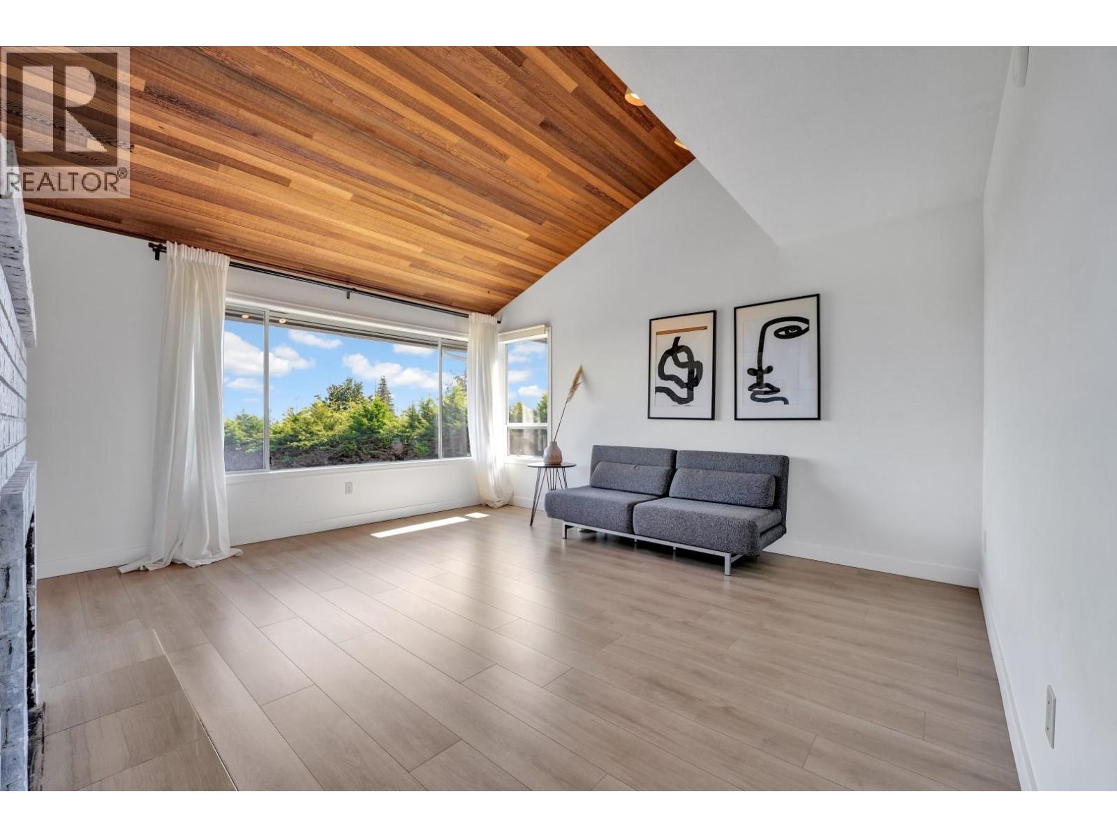 5504 Derby Road, Sechelt, British Columbia  V7Z 0M2 - Photo 6 - R3072147