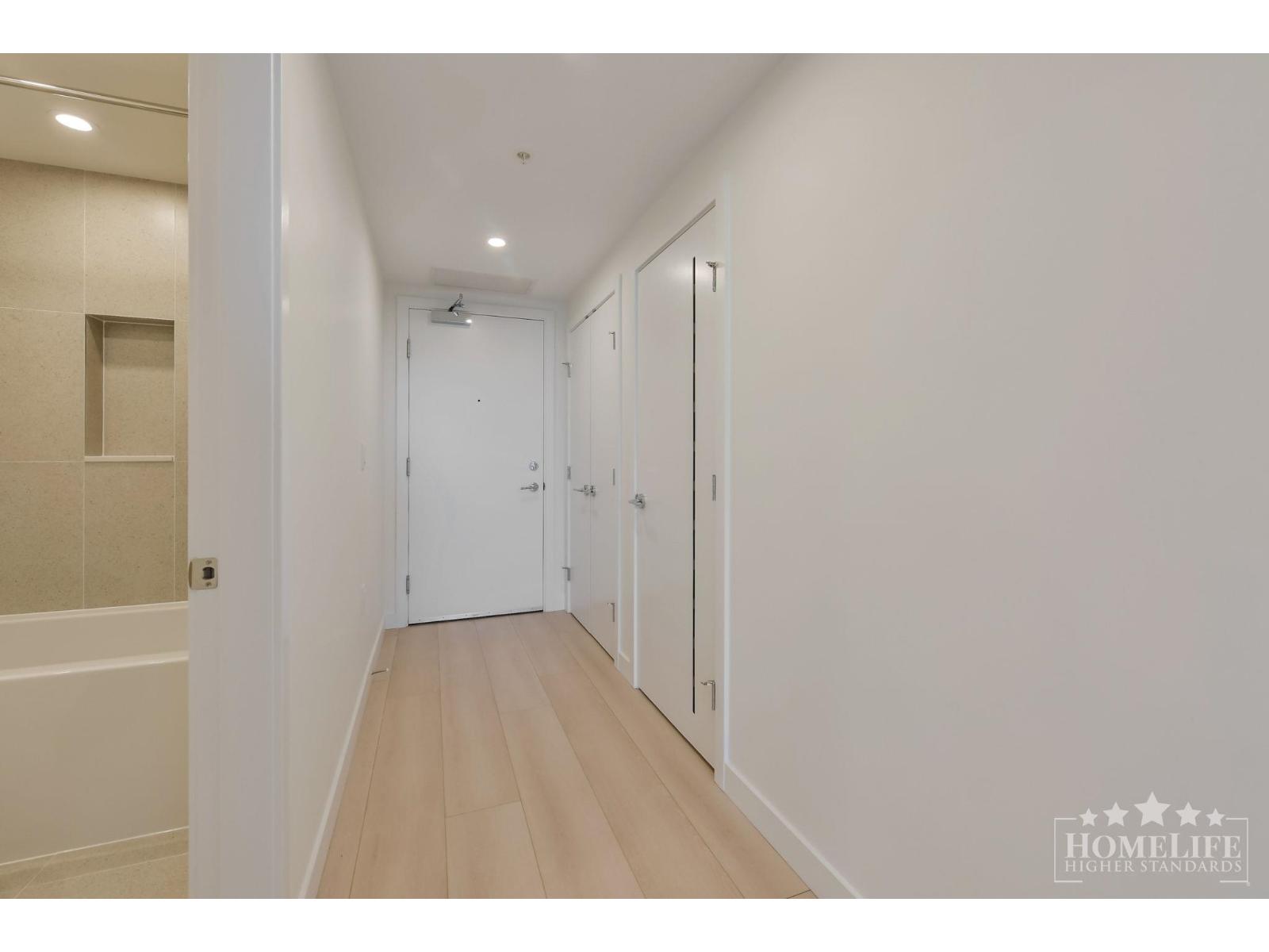 2910 13573 98a Avenue, Surrey, British Columbia  V3T 0X1 - Photo 2 - R3072621