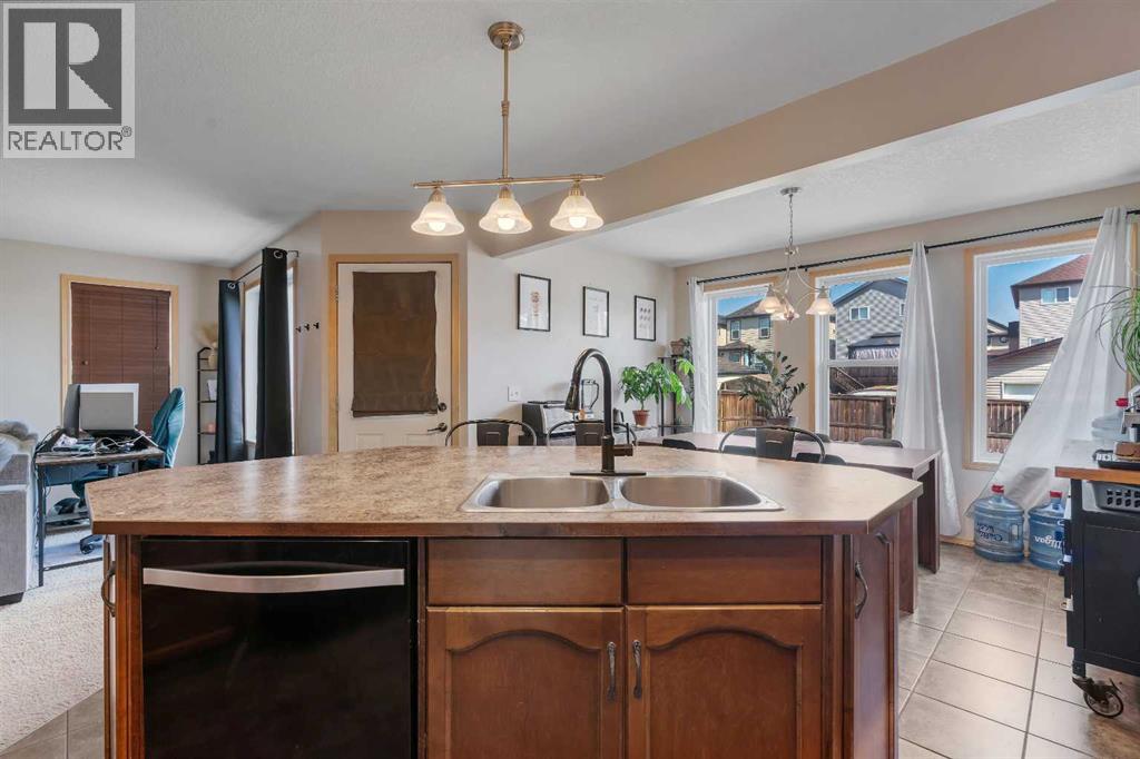 100 Covecreek Close Ne, Calgary, Alberta  T3K 0J3 - Photo 11 - A2256110