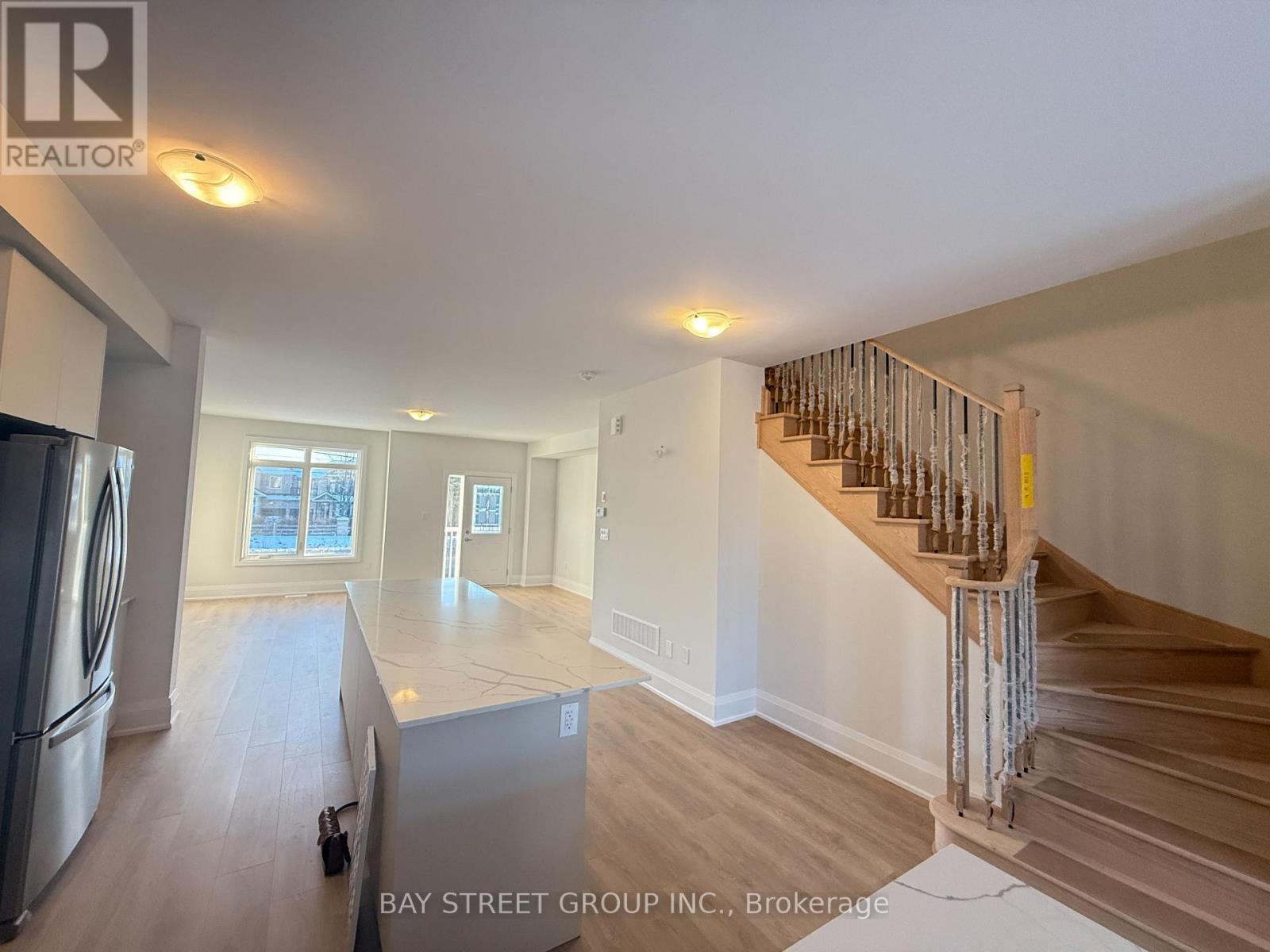 183 Seguin Street, Richmond Hill, Ontario  L4E 1N3 - Photo 5 - N12606700