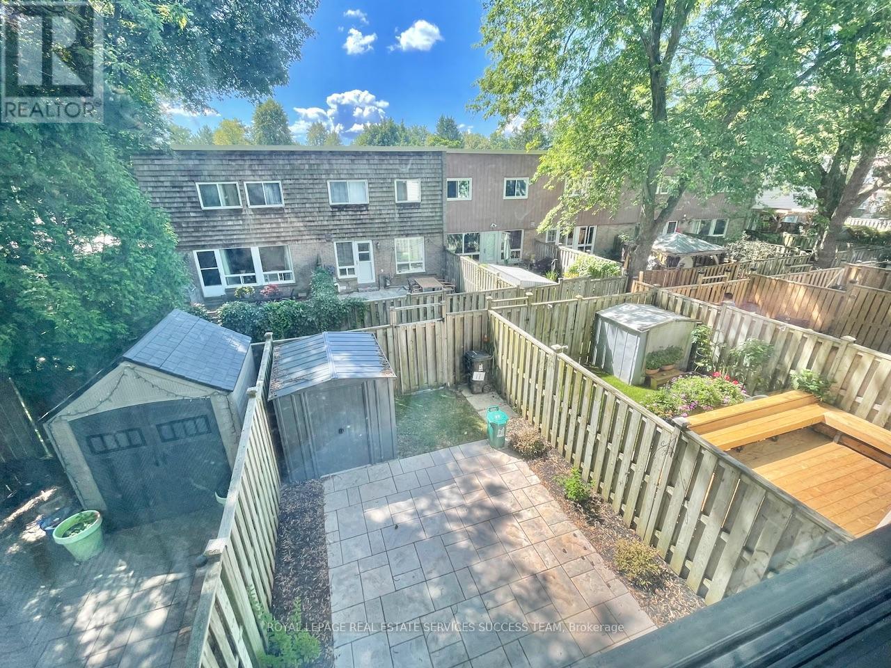 17 Curly Vineway N, Toronto, Ontario  M2J 4J9 - Photo 2 - C12601838