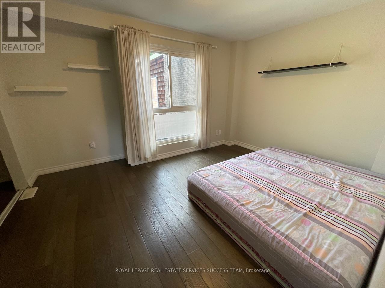 17 Curly Vineway N, Toronto, Ontario  M2J 4J9 - Photo 5 - C12601838