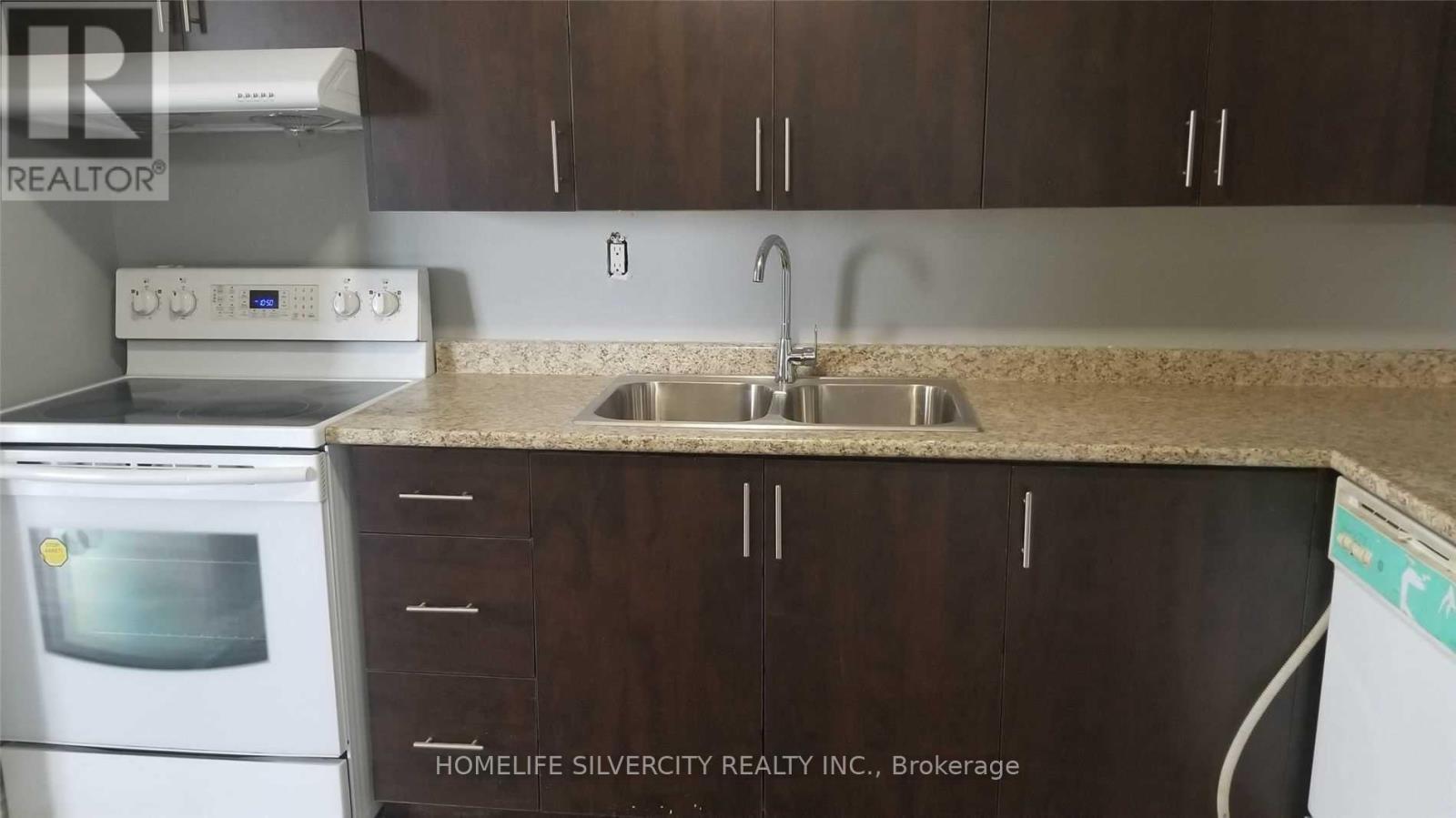 611 - 3577 Derry Road E, Mississauga, Ontario  L4T 1B3 - Photo 3 - W12606702