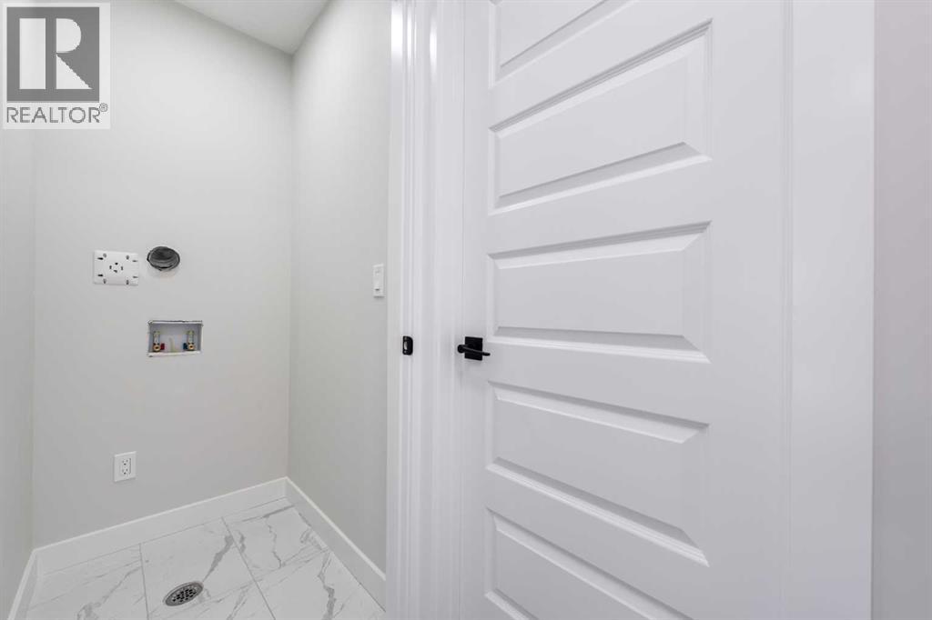 92 Waterford Manor, Chestermere, Alberta  T1X 2T9 - Photo 27 - A2233048