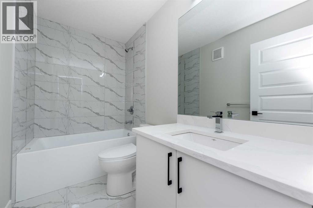 92 Waterford Manor, Chestermere, Alberta  T1X 2T9 - Photo 25 - A2233048