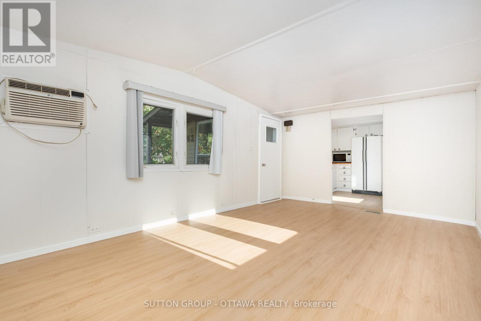 42 - 7481 Mitch Owens Road, Ottawa, Ontario K1G 3N4 - Photo 5 - X12606752