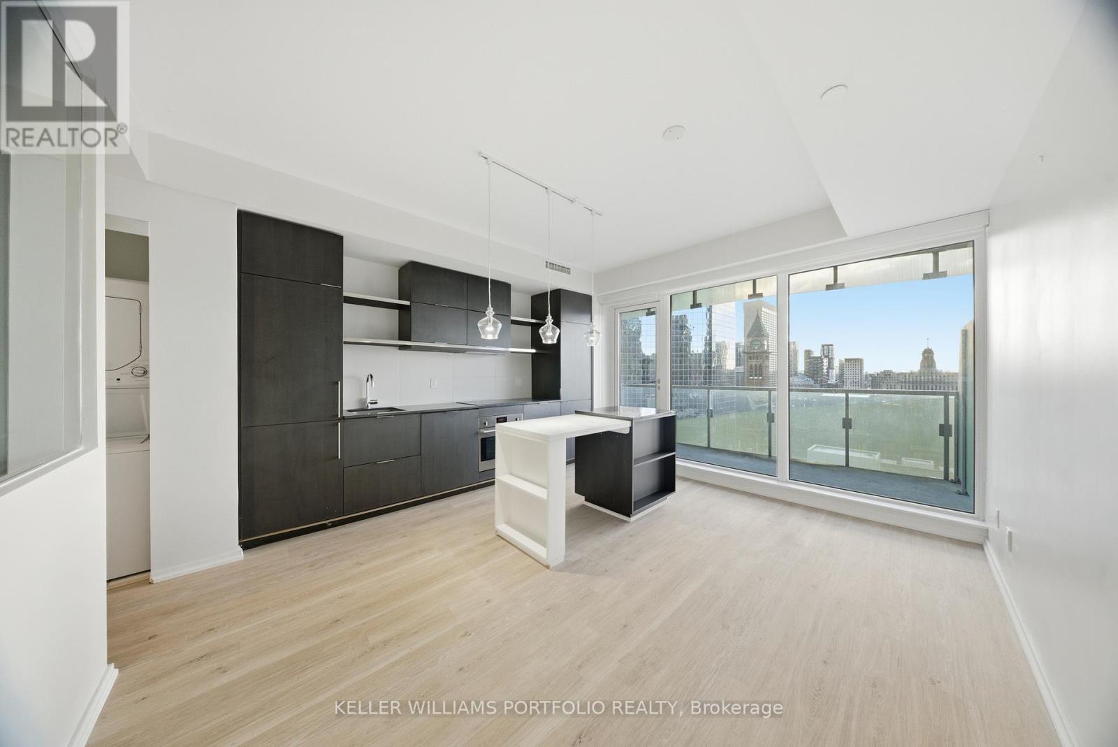 1411 - 197 YONGE STREET, Toronto, Ontario