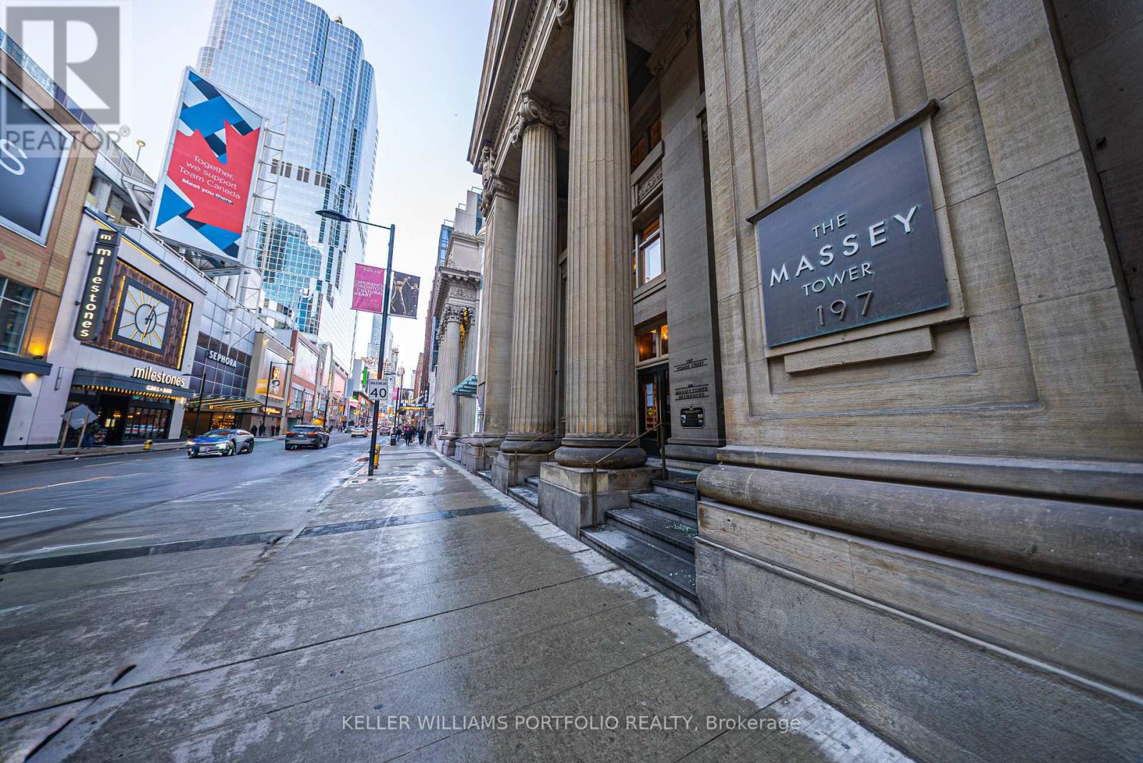 1411 - 197 Yonge Street, Toronto, Ontario  M5B 0C1 - Photo 11 - C12606760