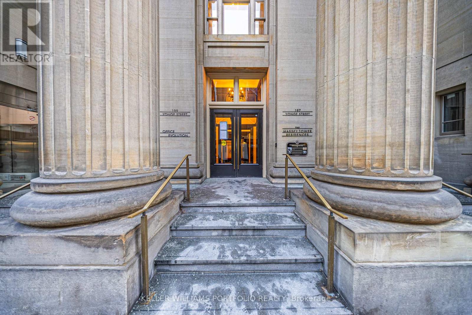 1411 - 197 Yonge Street, Toronto, Ontario  M5B 0C1 - Photo 12 - C12606760