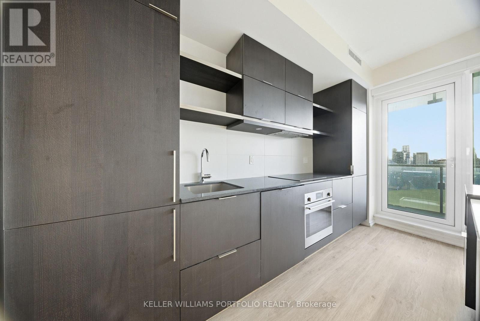 1411 - 197 Yonge Street, Toronto, Ontario  M5B 0C1 - Photo 6 - C12606760