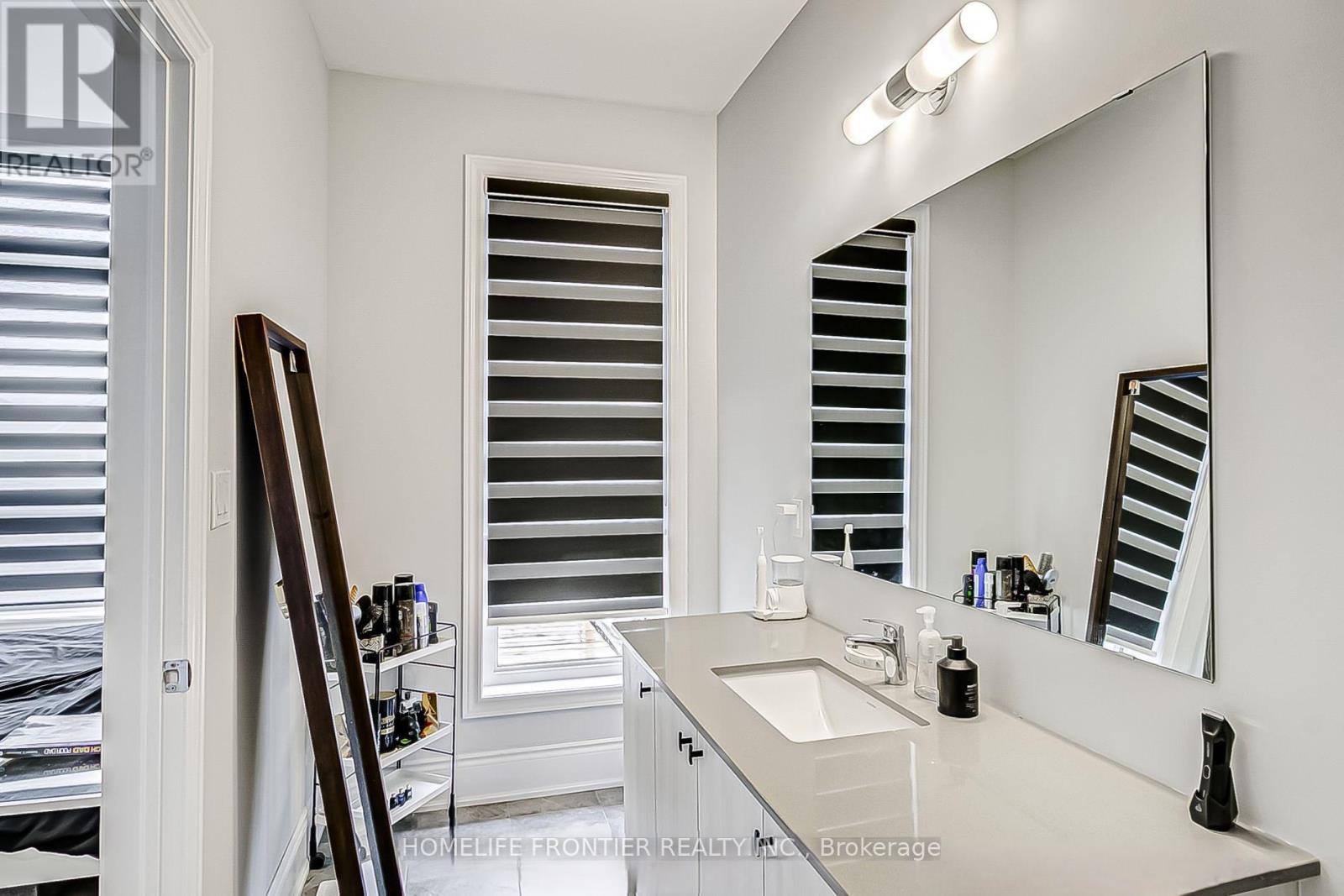 37 Woodhaven Avenue, Aurora, Ontario  L4G 3Y1 - Photo 11 - N12606742