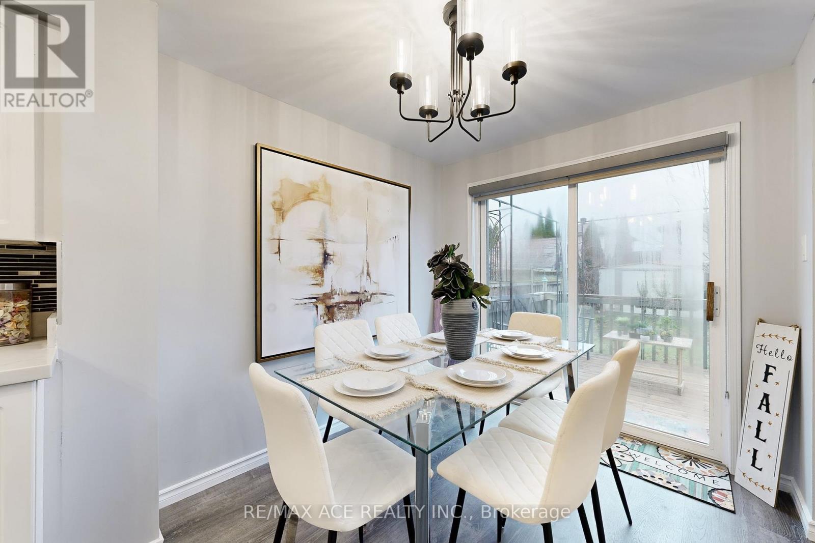 6 Aconley Court, Barrie, Ontario  L4M 7B3 - Photo 11 - S12606738