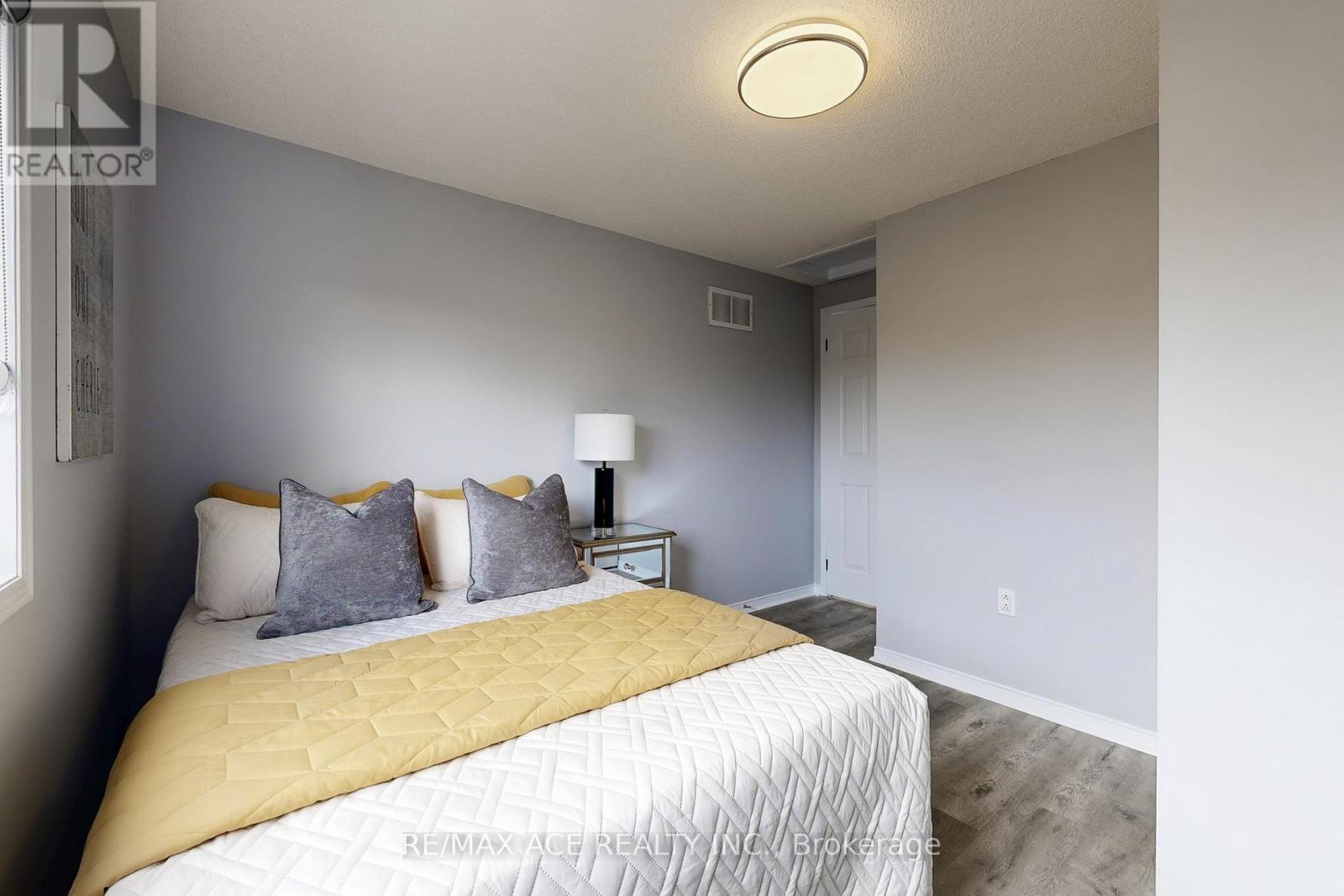 6 Aconley Court, Barrie, Ontario  L4M 7B3 - Photo 31 - S12606738