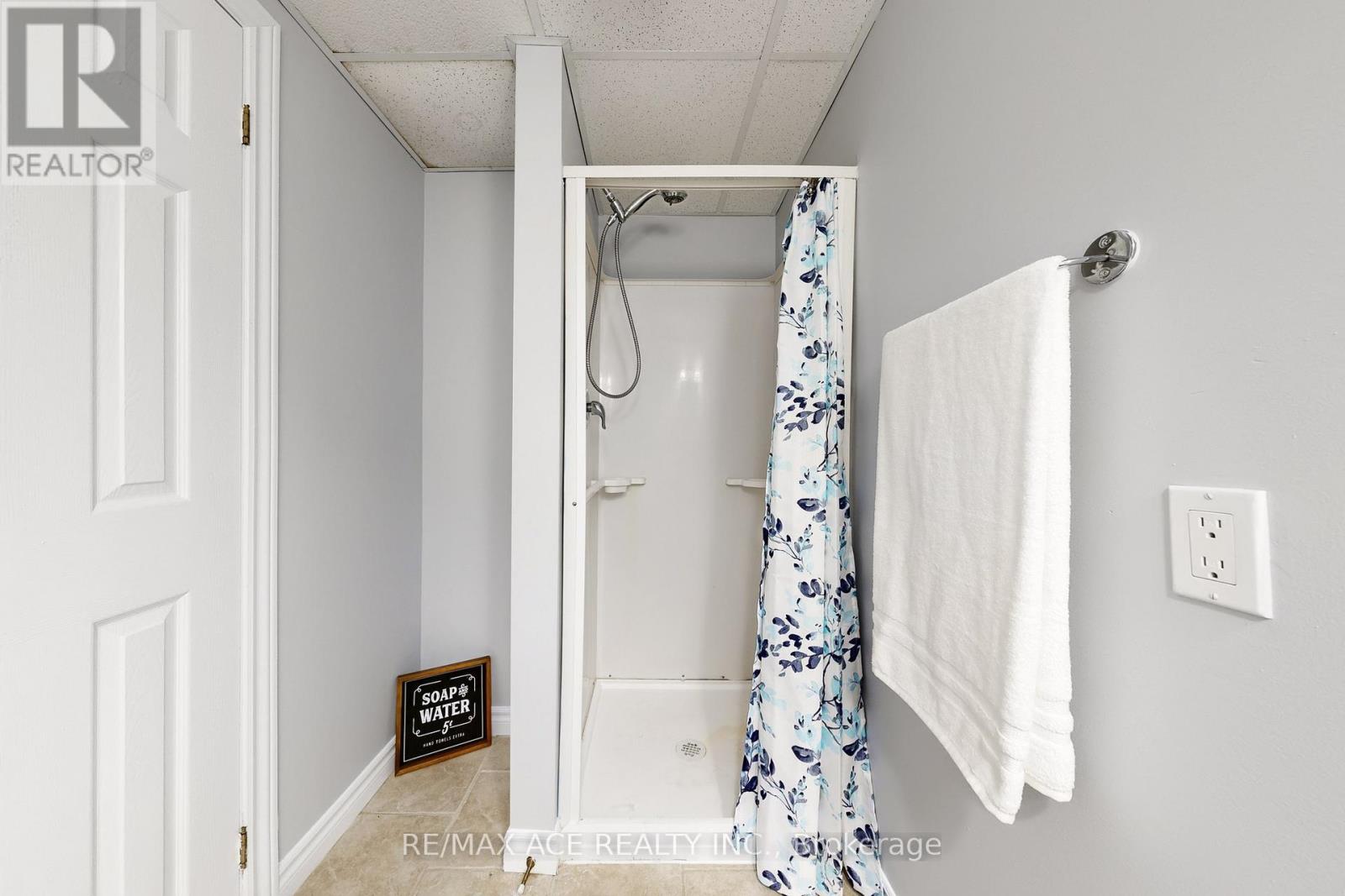 6 Aconley Court, Barrie, Ontario  L4M 7B3 - Photo 40 - S12606738