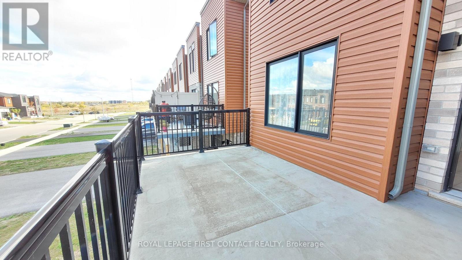 31 Fairlane Avenue, Barrie (Painswick South), Ontario L9J 0N1 - Photo 8 - S12606740