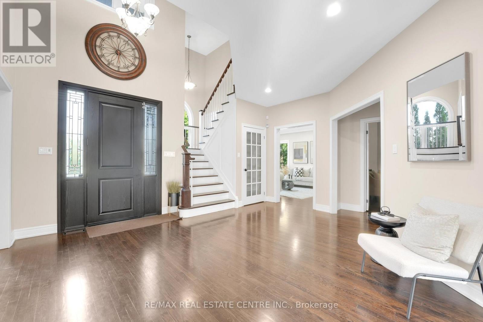 11135 Menzies Court, Milton, Ontario  L0P 1B0 - Photo 6 - W12606728