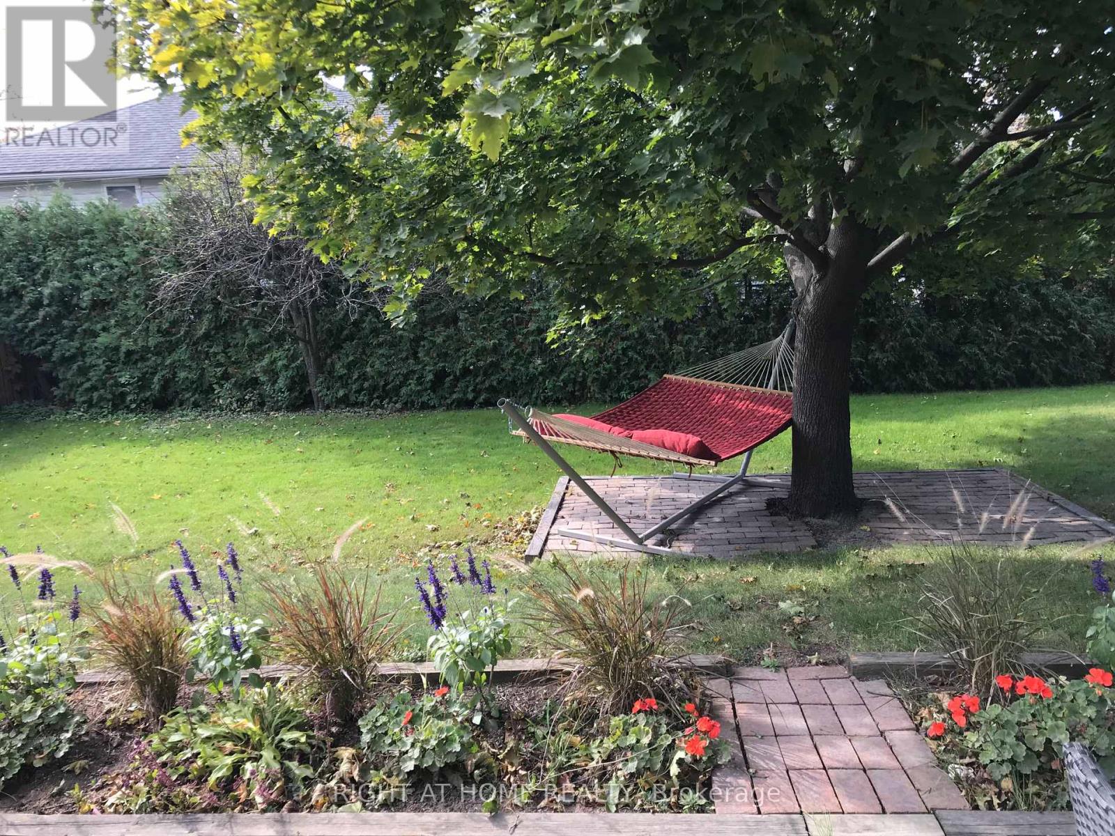 Upper - 1088 Pearson Drive, Oakville, Ontario  L6H 2A8 - Photo 12 - W12606754