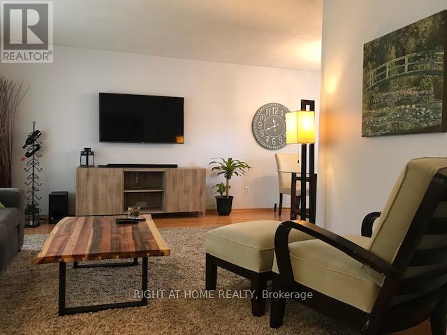 Upper - 1088 Pearson Drive, Oakville, Ontario  L6H 2A8 - Photo 4 - W12606754