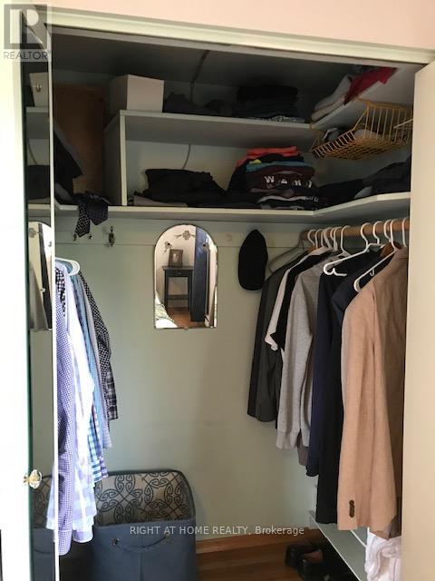 Upper - 1088 Pearson Drive, Oakville, Ontario  L6H 2A8 - Photo 9 - W12606754