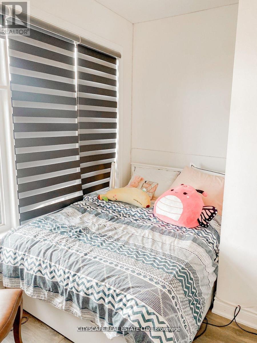 3038 Islington Avenue, Toronto, Ontario  M9L 0A6 - Photo 10 - W12606756