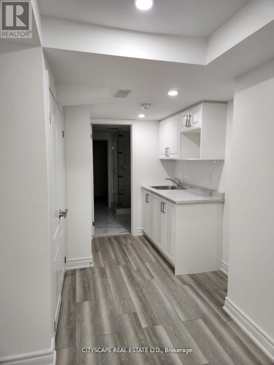 3038 Islington Avenue, Toronto, Ontario  M9L 0A6 - Photo 22 - W12606756