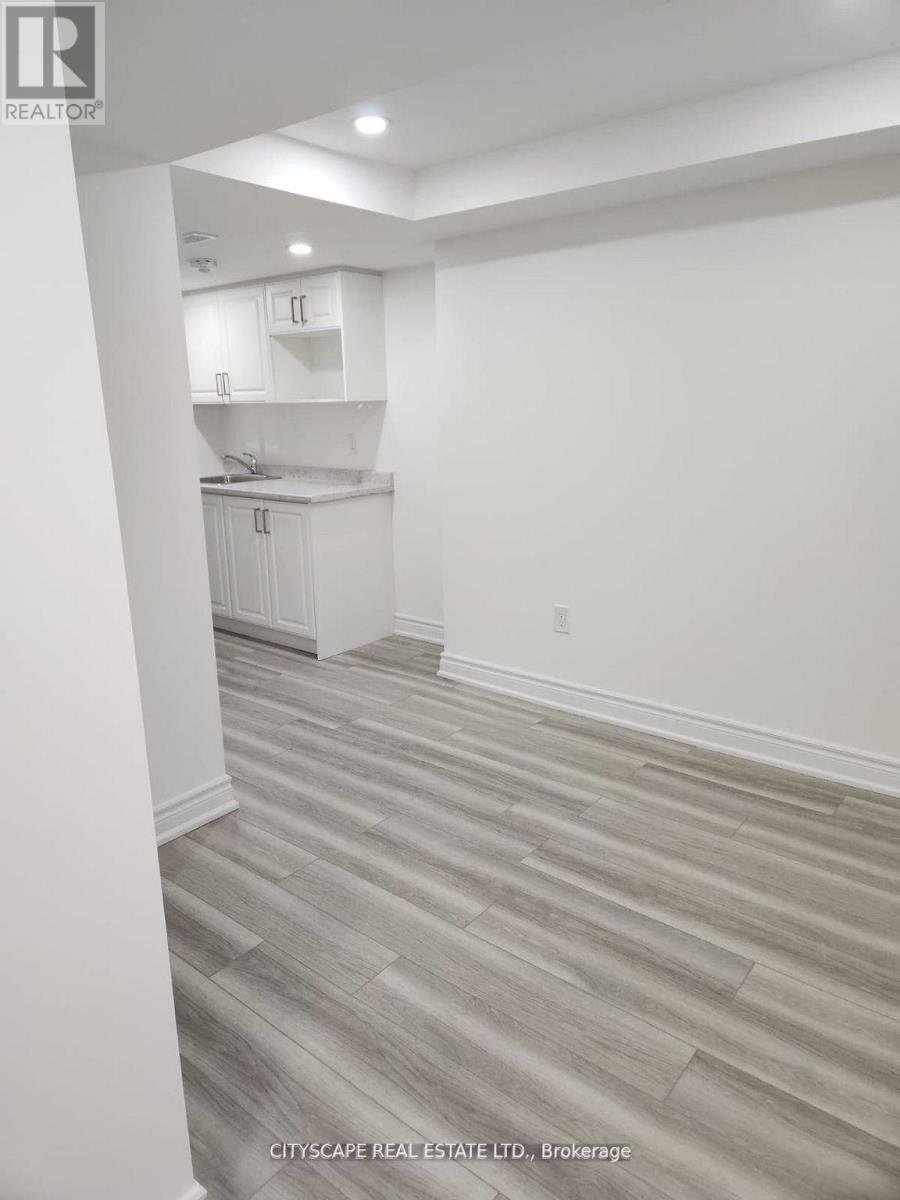 3038 Islington Avenue, Toronto, Ontario  M9L 0A6 - Photo 23 - W12606756