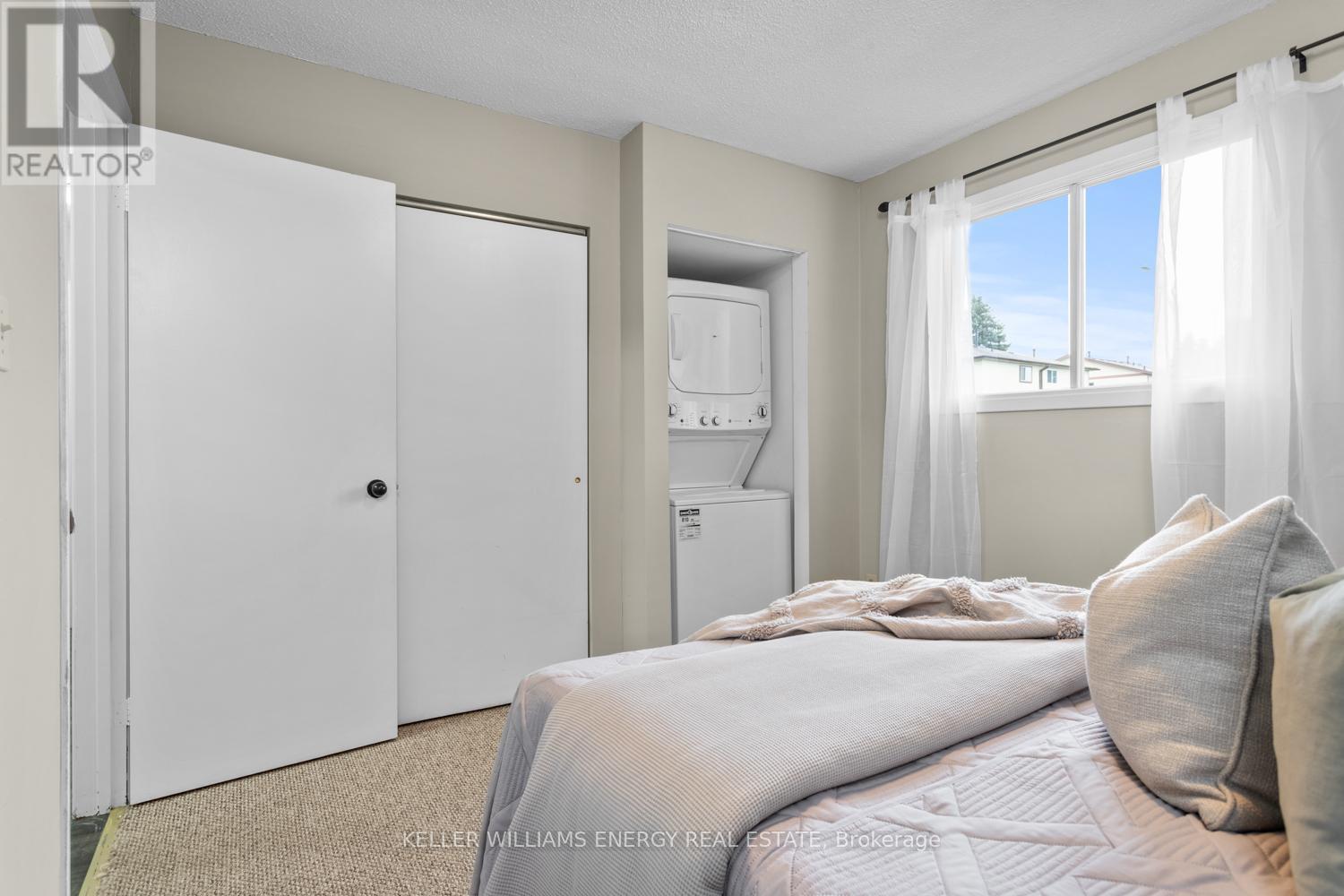 Upper - 929 Southdown Drive, Oshawa, Ontario  L1H 7Z5 - Photo 12 - E12606772