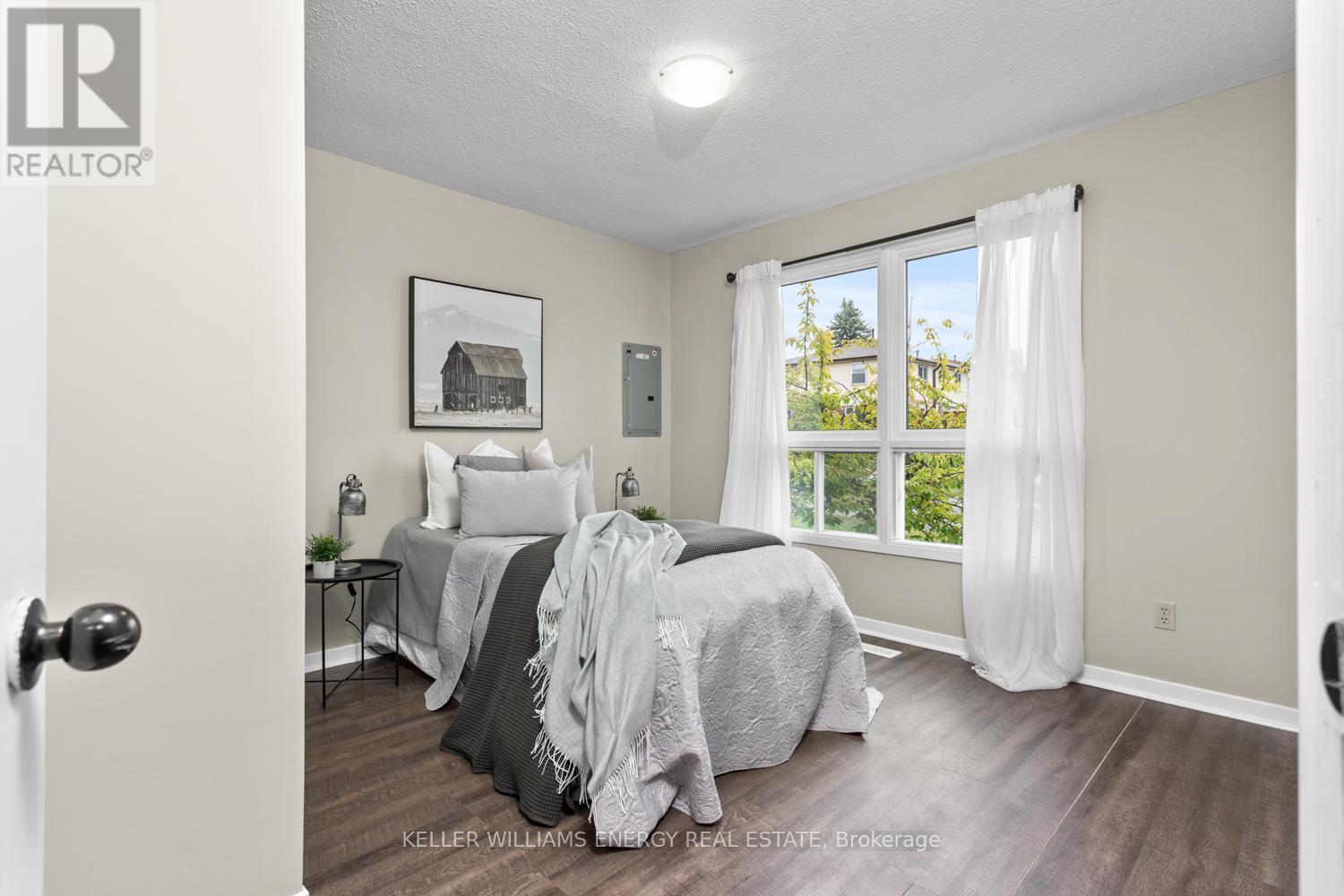 Upper - 929 Southdown Drive, Oshawa, Ontario  L1H 7Z5 - Photo 16 - E12606772