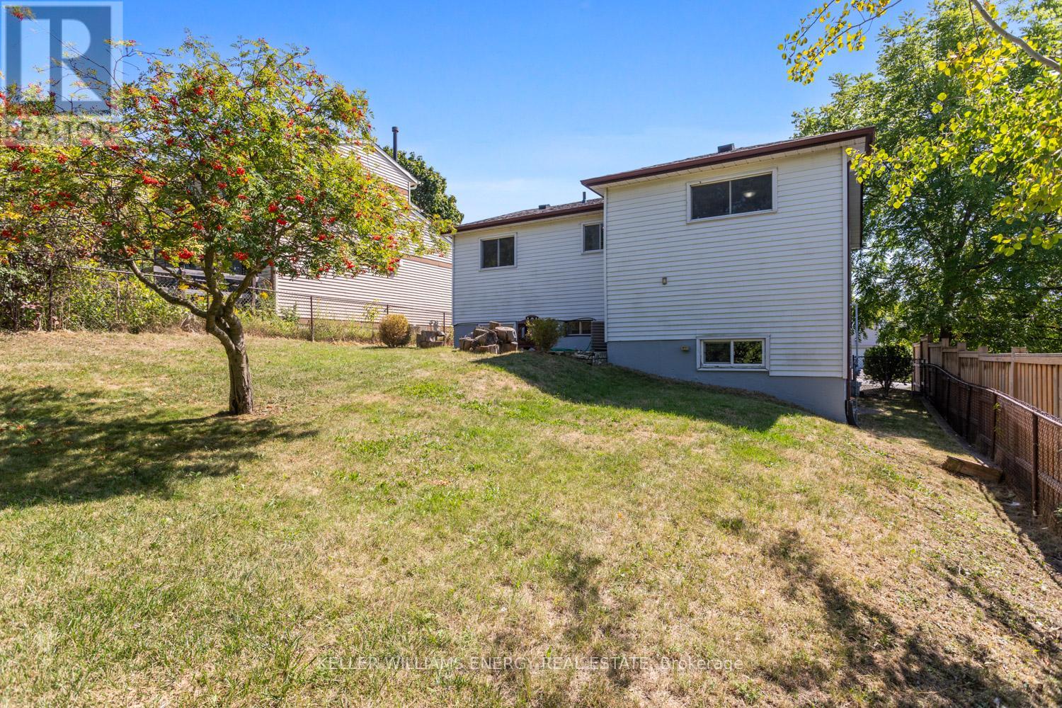 Upper - 929 Southdown Drive, Oshawa, Ontario  L1H 7Z5 - Photo 19 - E12606772