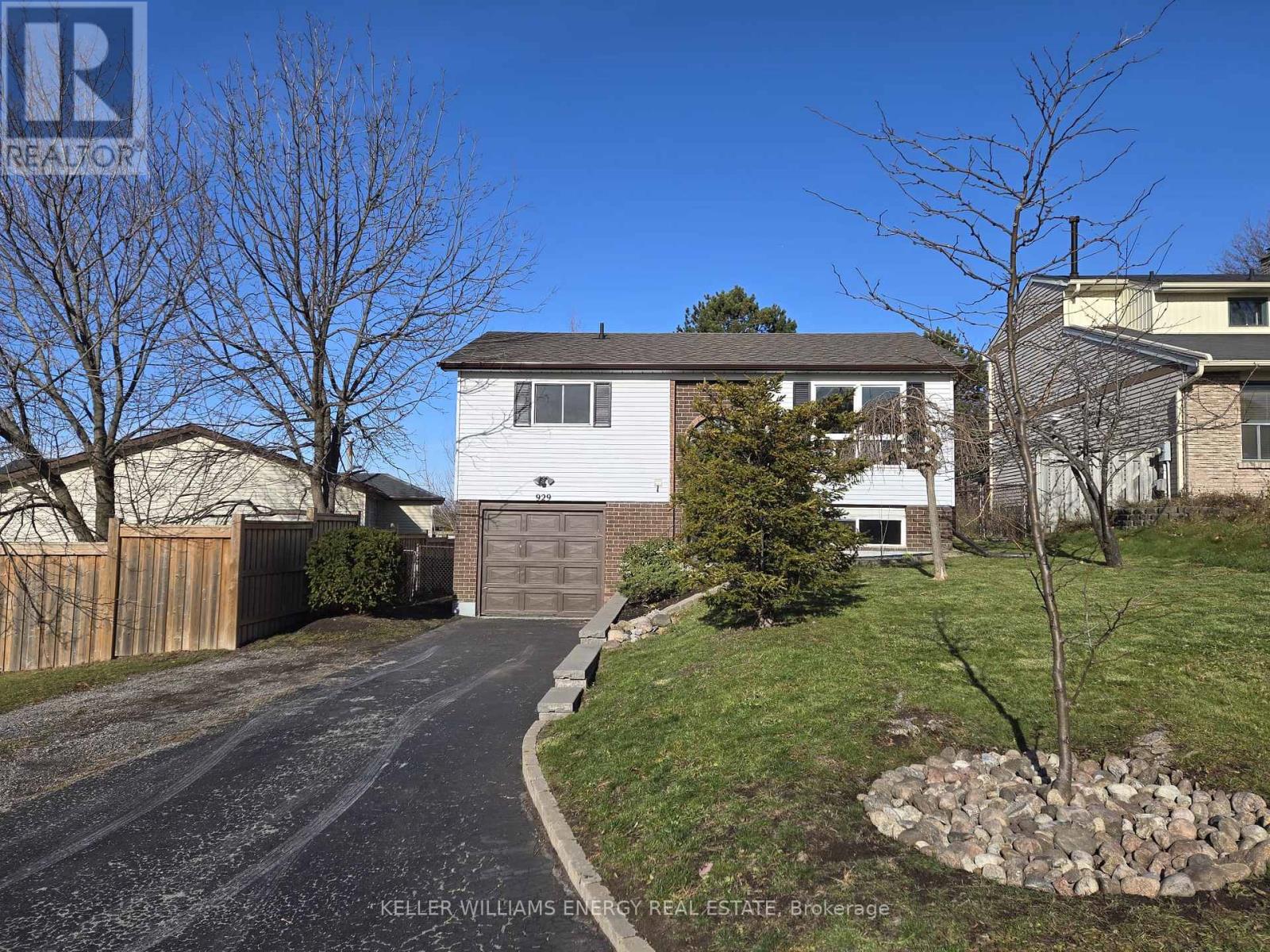 Upper - 929 Southdown Drive, Oshawa, Ontario  L1H 7Z5 - Photo 4 - E12606772